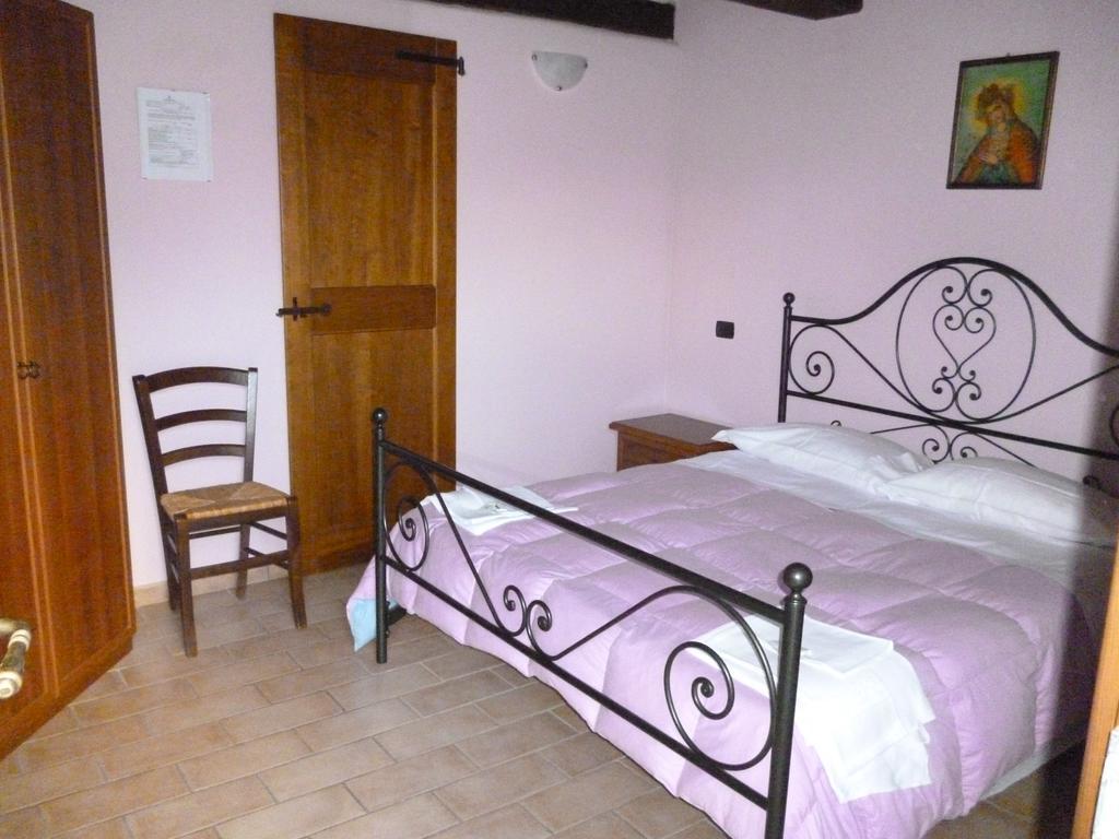 Agriturismo Ca'Verdeselle Fermignano Camera foto