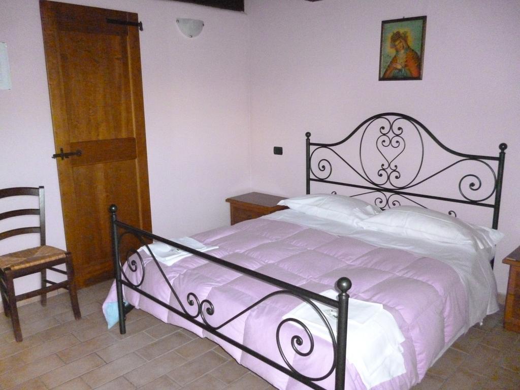 Agriturismo Ca'Verdeselle Fermignano Camera foto