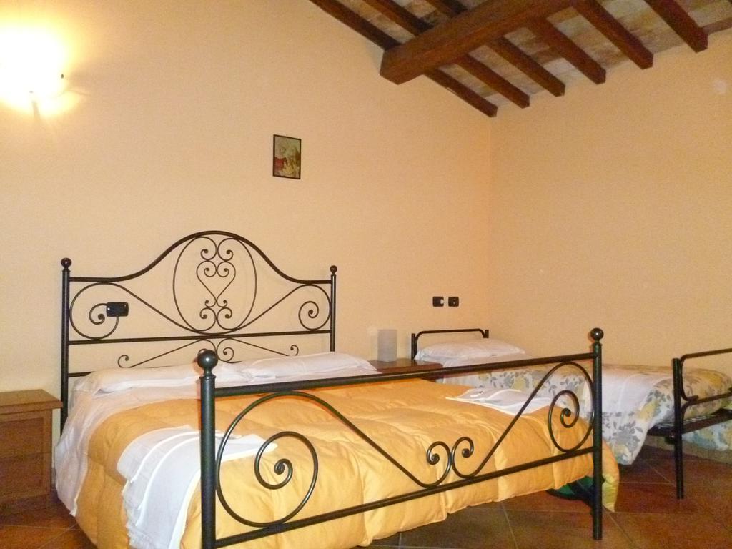 Agriturismo Ca'Verdeselle Fermignano Camera foto